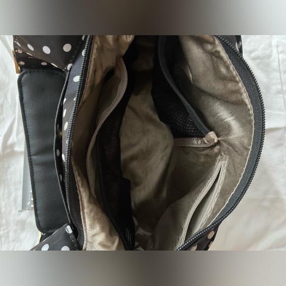 JU-JU-BE hobo diaper bag in duchess, black and white with gold hardware - Picture 15 of 15